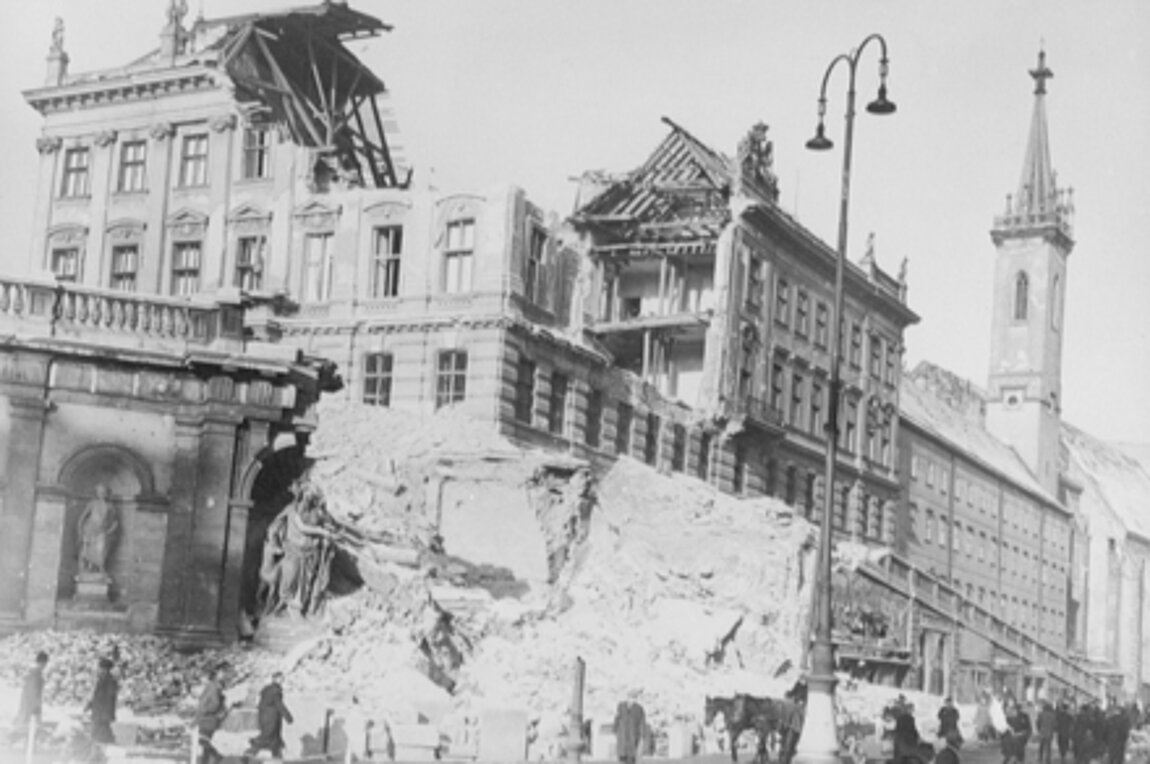 Zerbombtes Gebäude